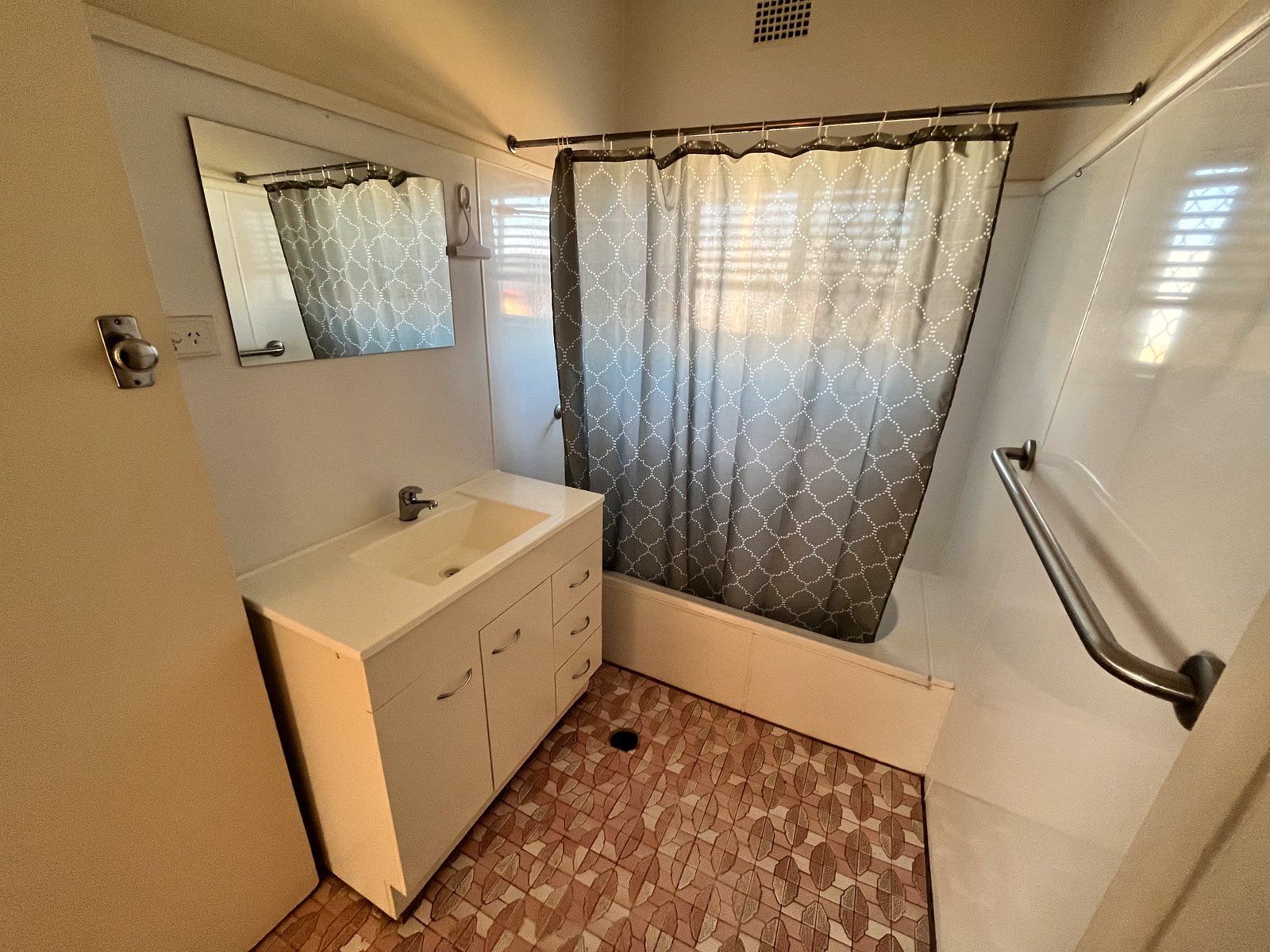 37 Byrnes Avenue TAMWORTH NSW 2340