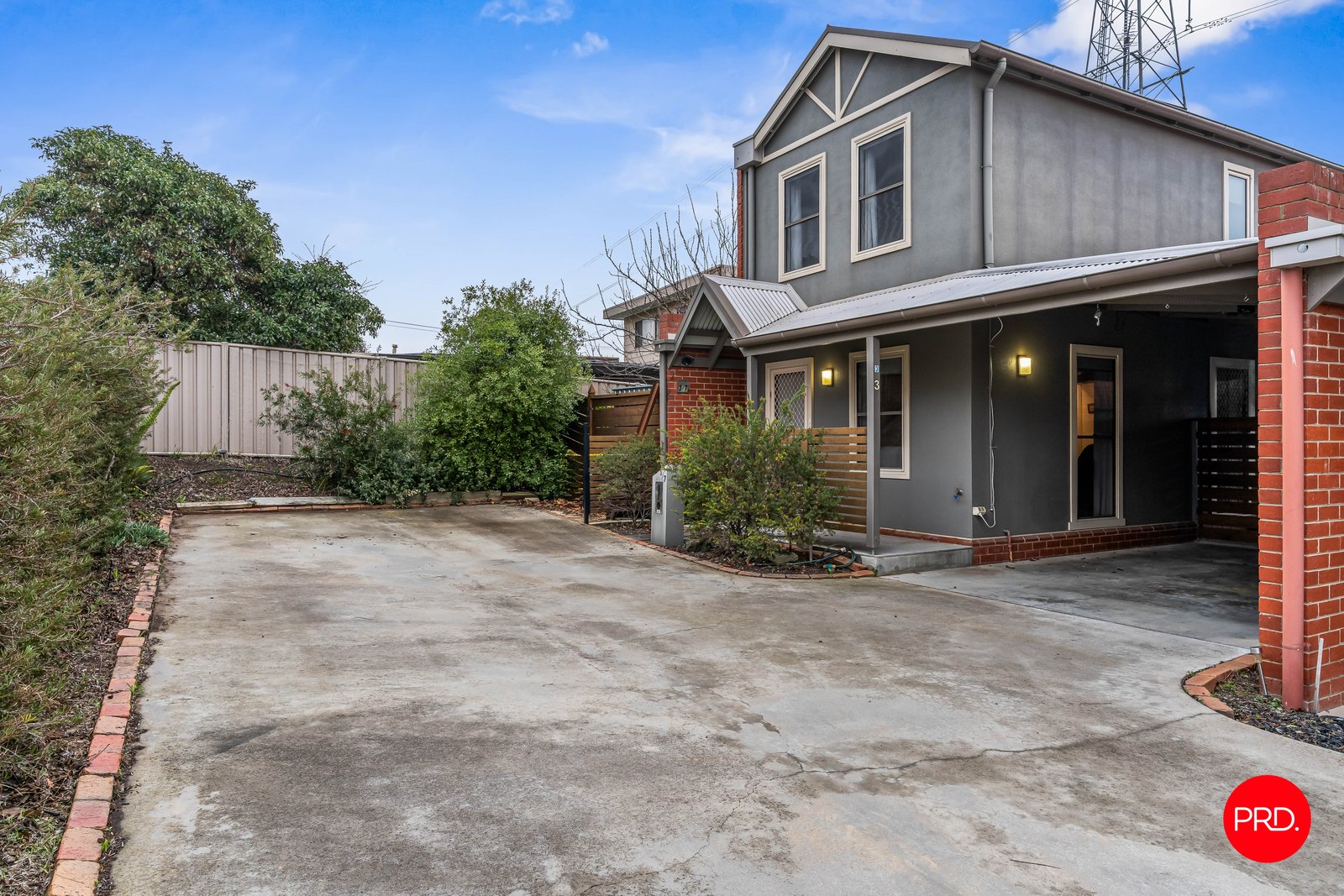 3/7 Caleb Close GOLDEN SQUARE 2