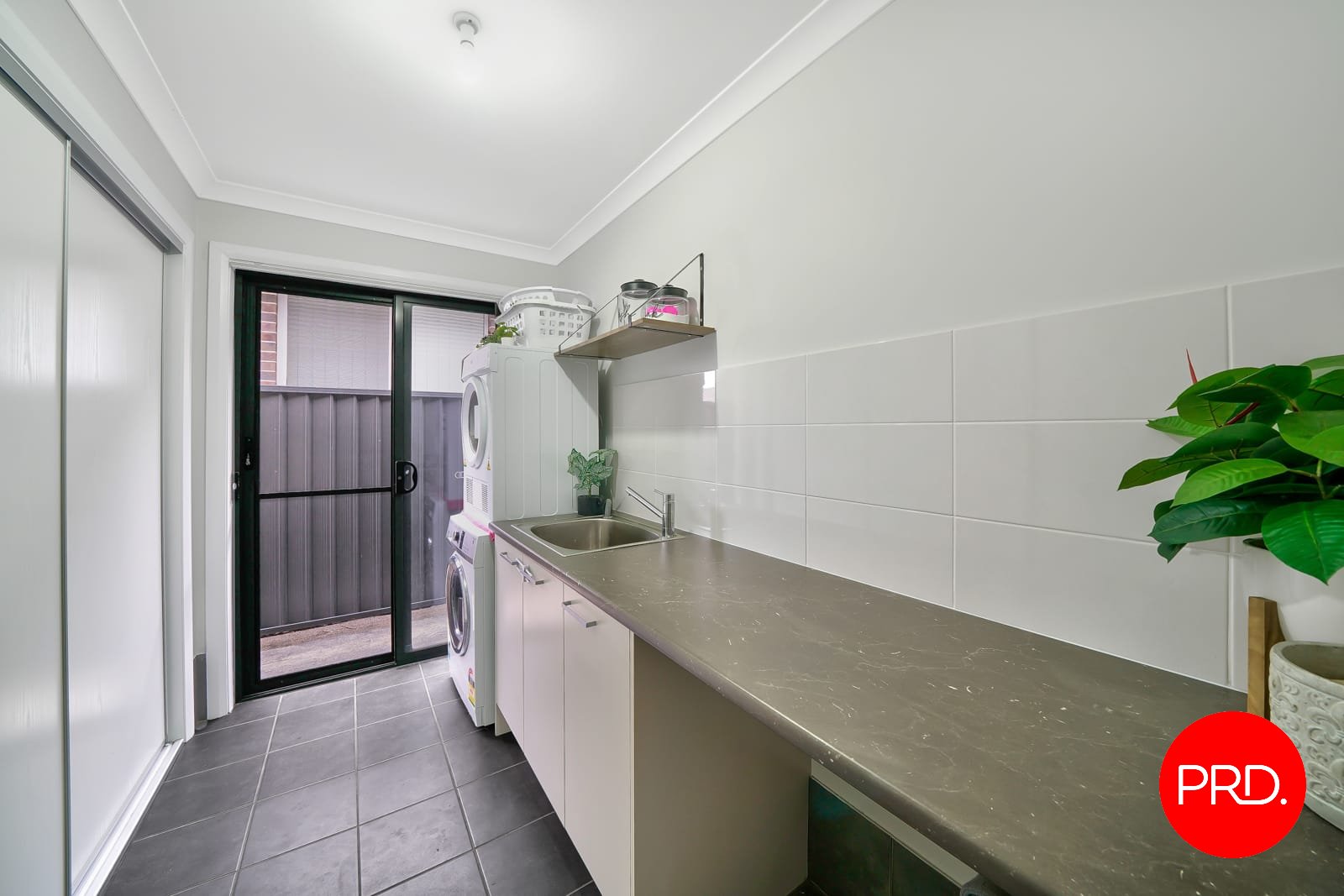 37 Courtney Loop ORAN PARK 16