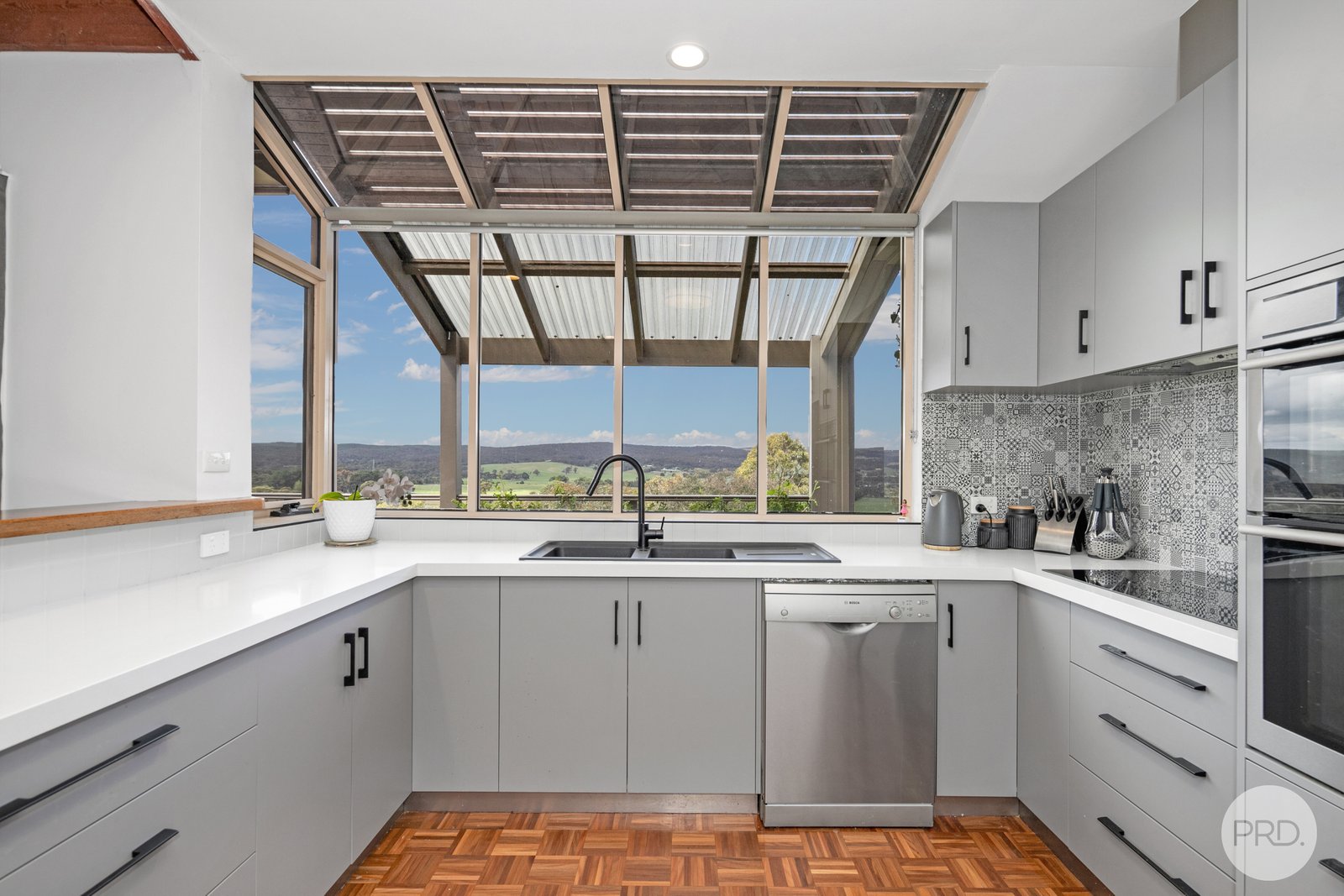 37 Cummins Road MOUNT ROWAN 7