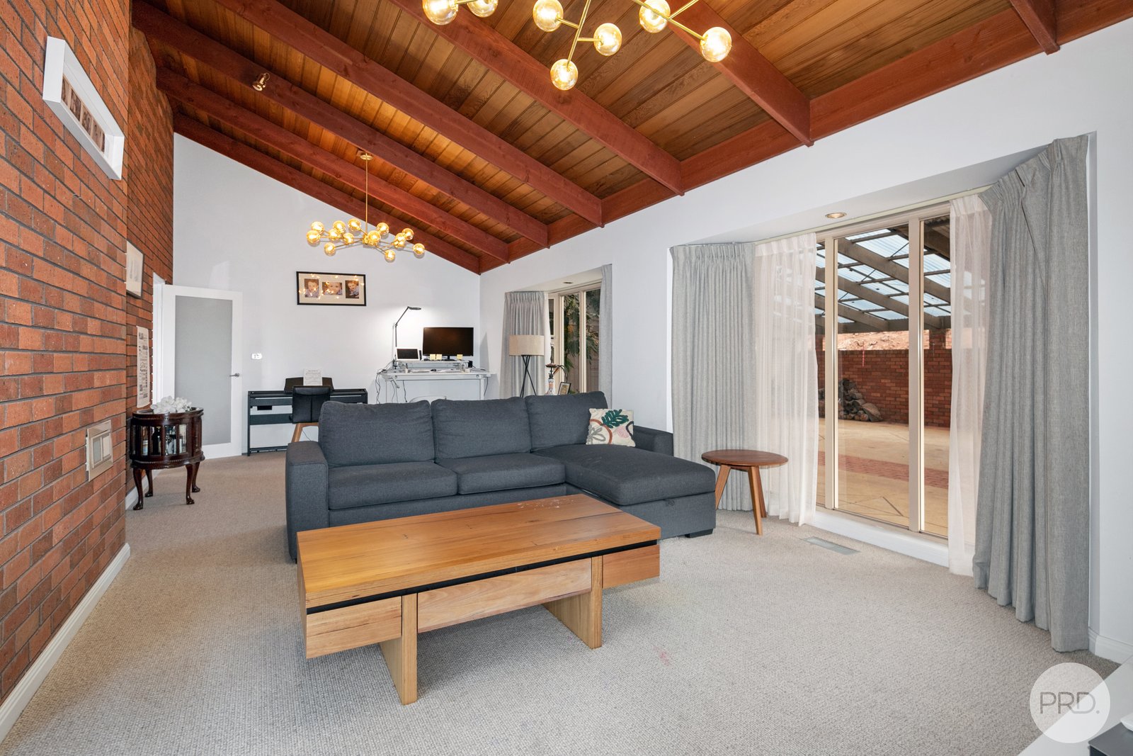 37 Cummins Road MOUNT ROWAN 9