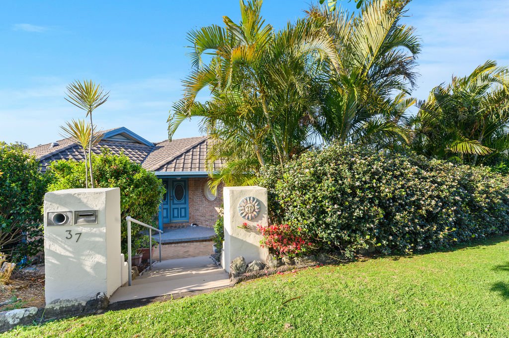37 Diggers Beach Road COFFS HARBOUR 1