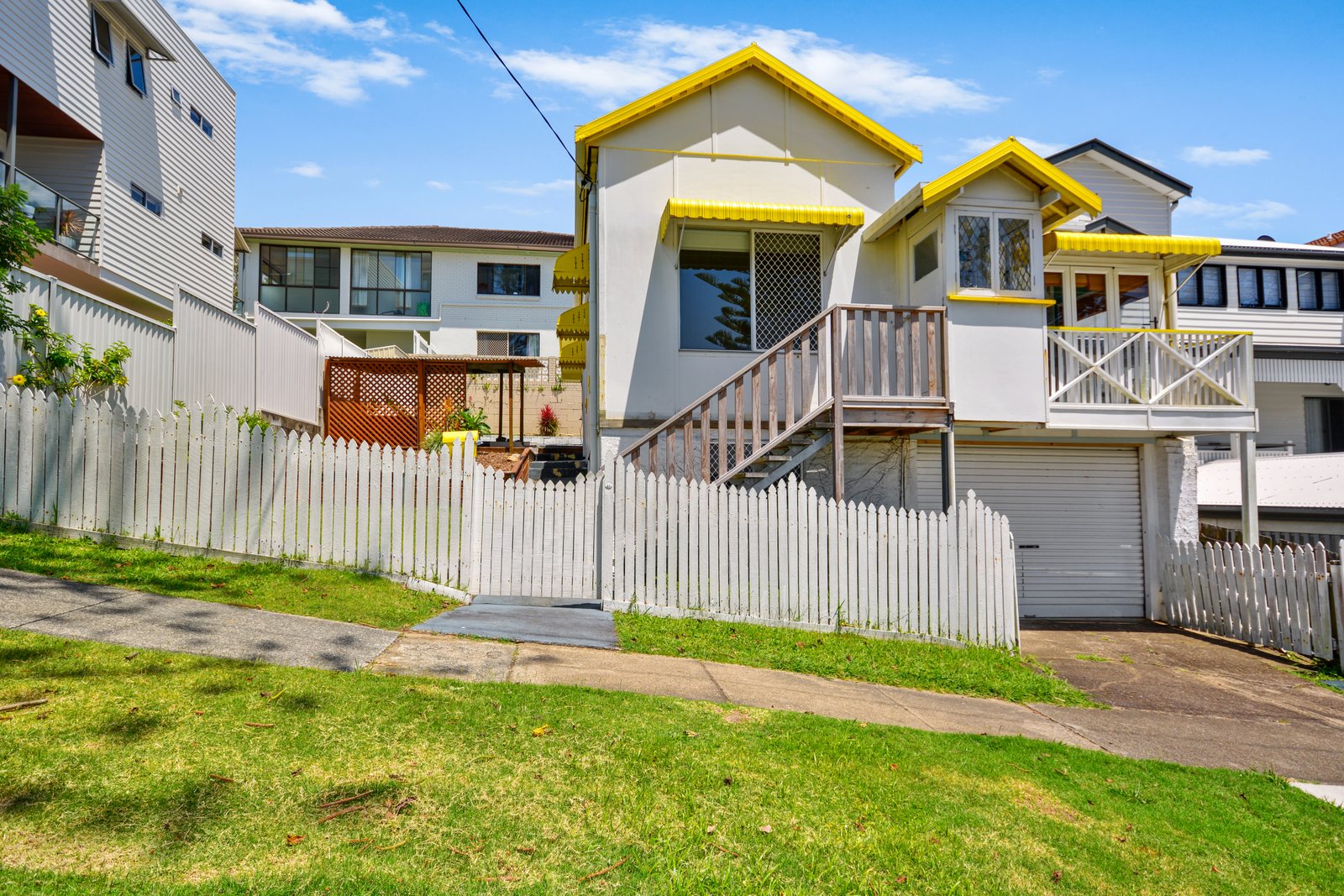 37 Dutton Street COOLANGATTA 1