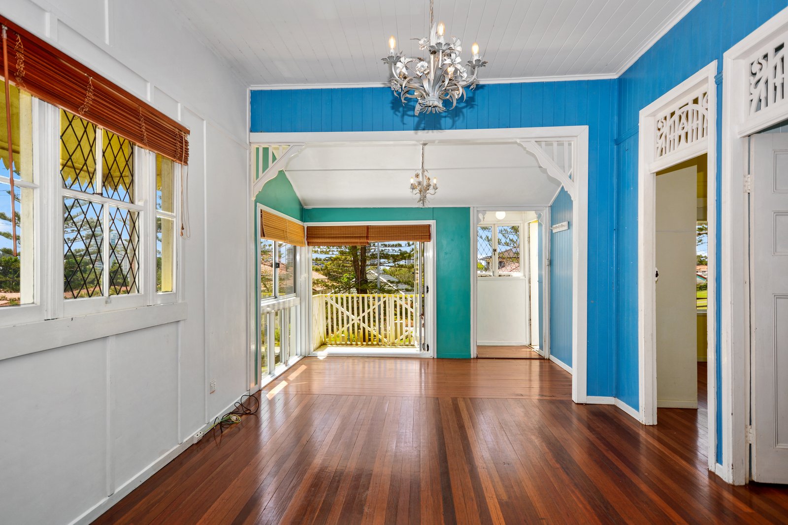 37 Dutton Street COOLANGATTA 3