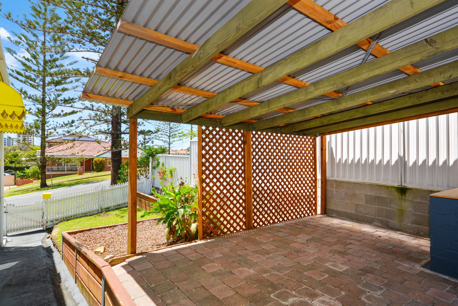 37 Dutton Street COOLANGATTA 8
