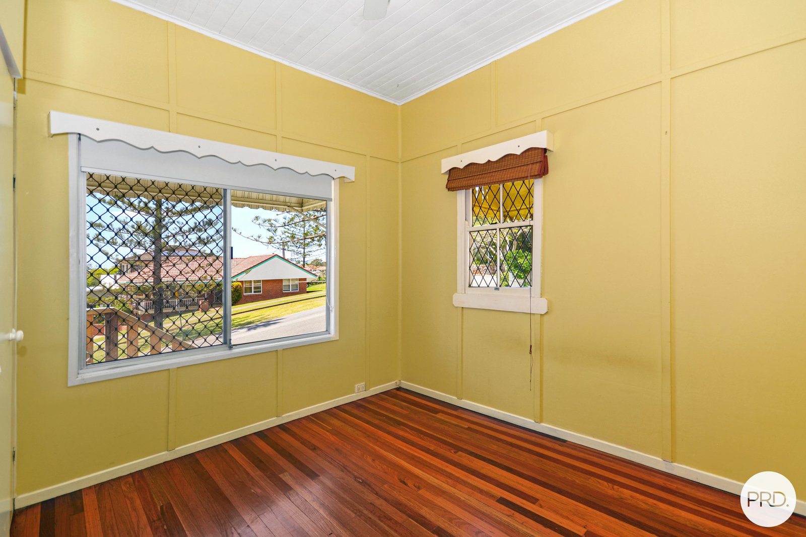 37 Dutton Street COOLANGATTA 6