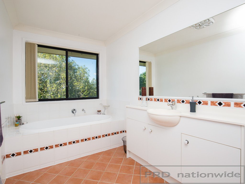 37 Edwards Avenue THORNTON 12
