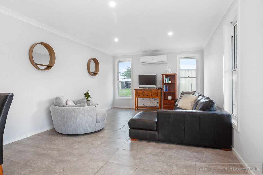 37 Elizabeth Street WALLALONG 22