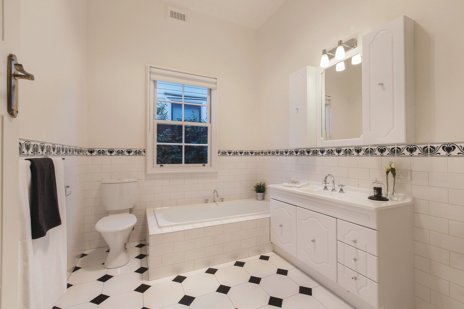 37 Empress Road, Surrey Hills, VIC