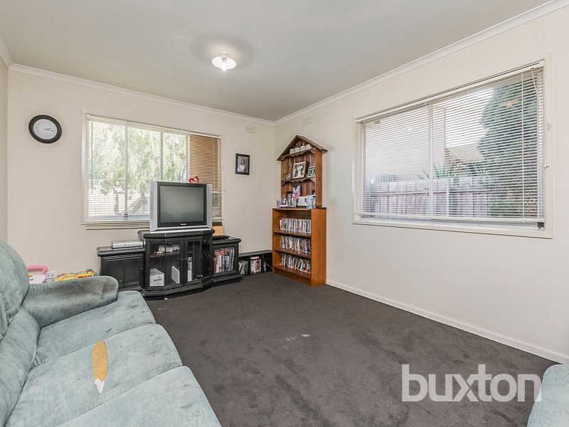Gallery: 37 Fairbairn Drive