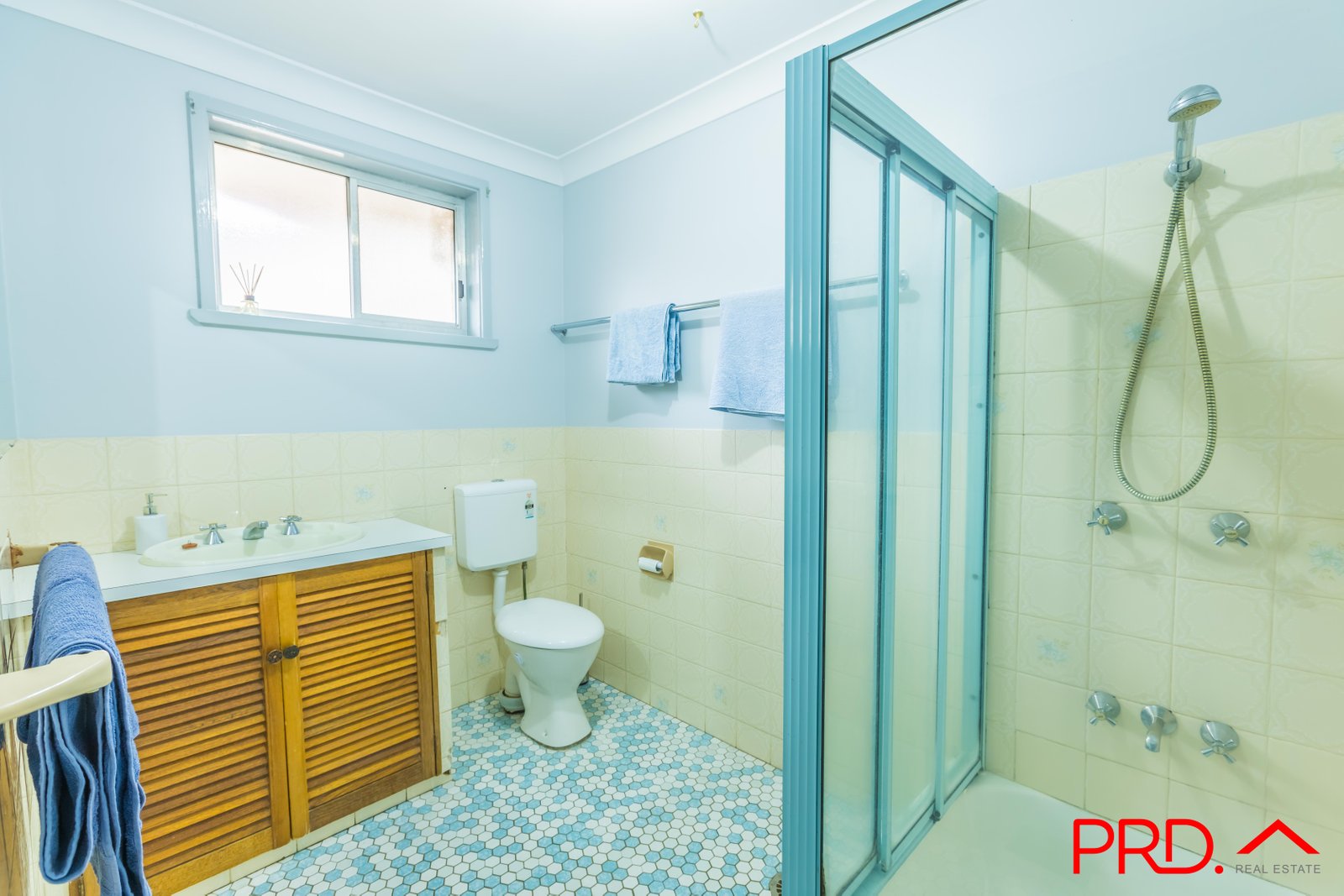 37 Fisher Road TAMWORTH 10