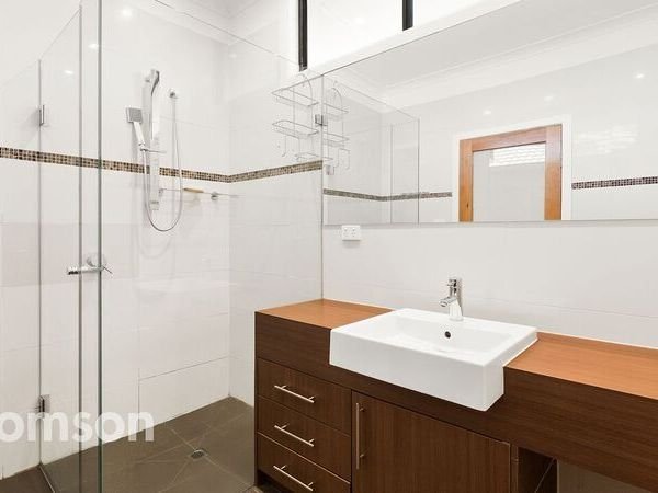 Gallery: 37 Golf View Road