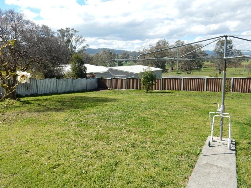 37 Graham Street TAMWORTH 8