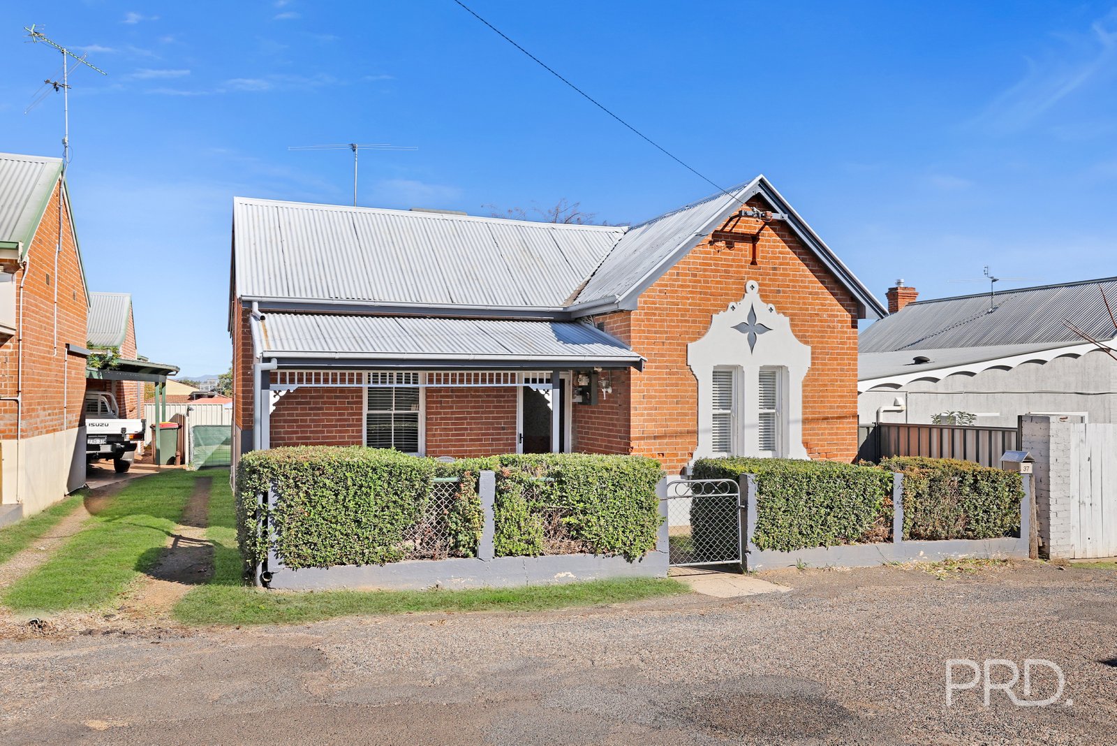 37 Griffin Avenue TAMWORTH 2