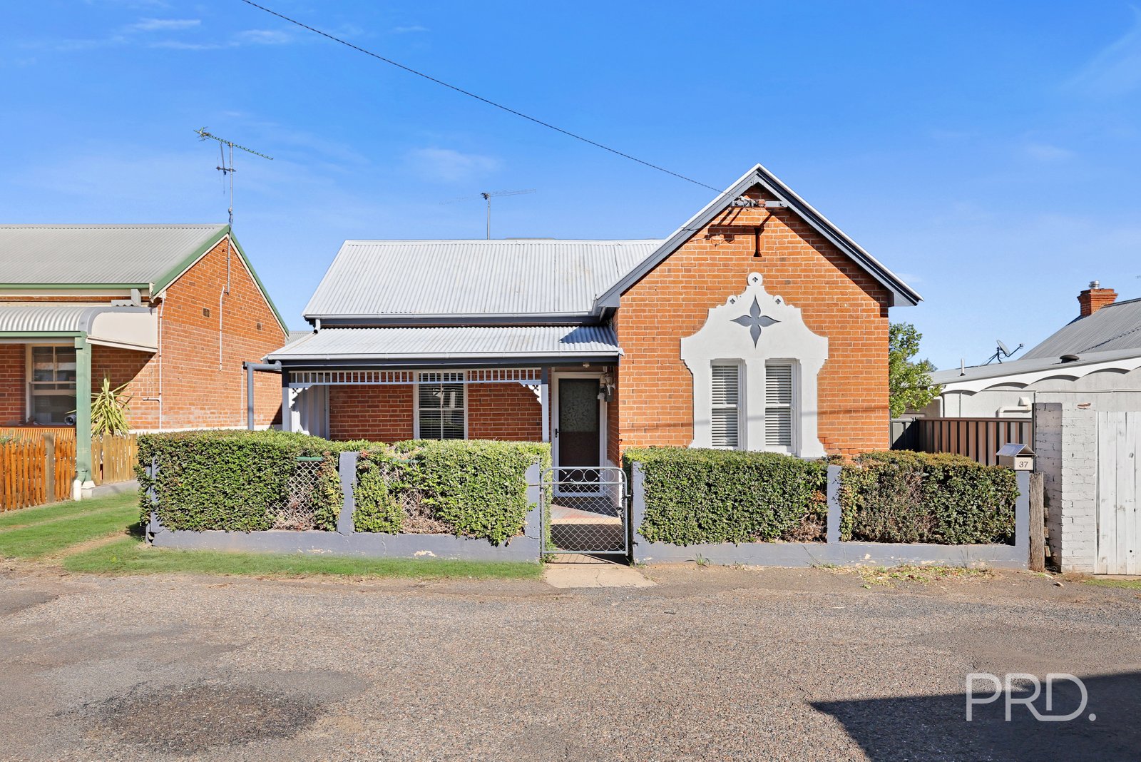 37 Griffin Avenue TAMWORTH 3