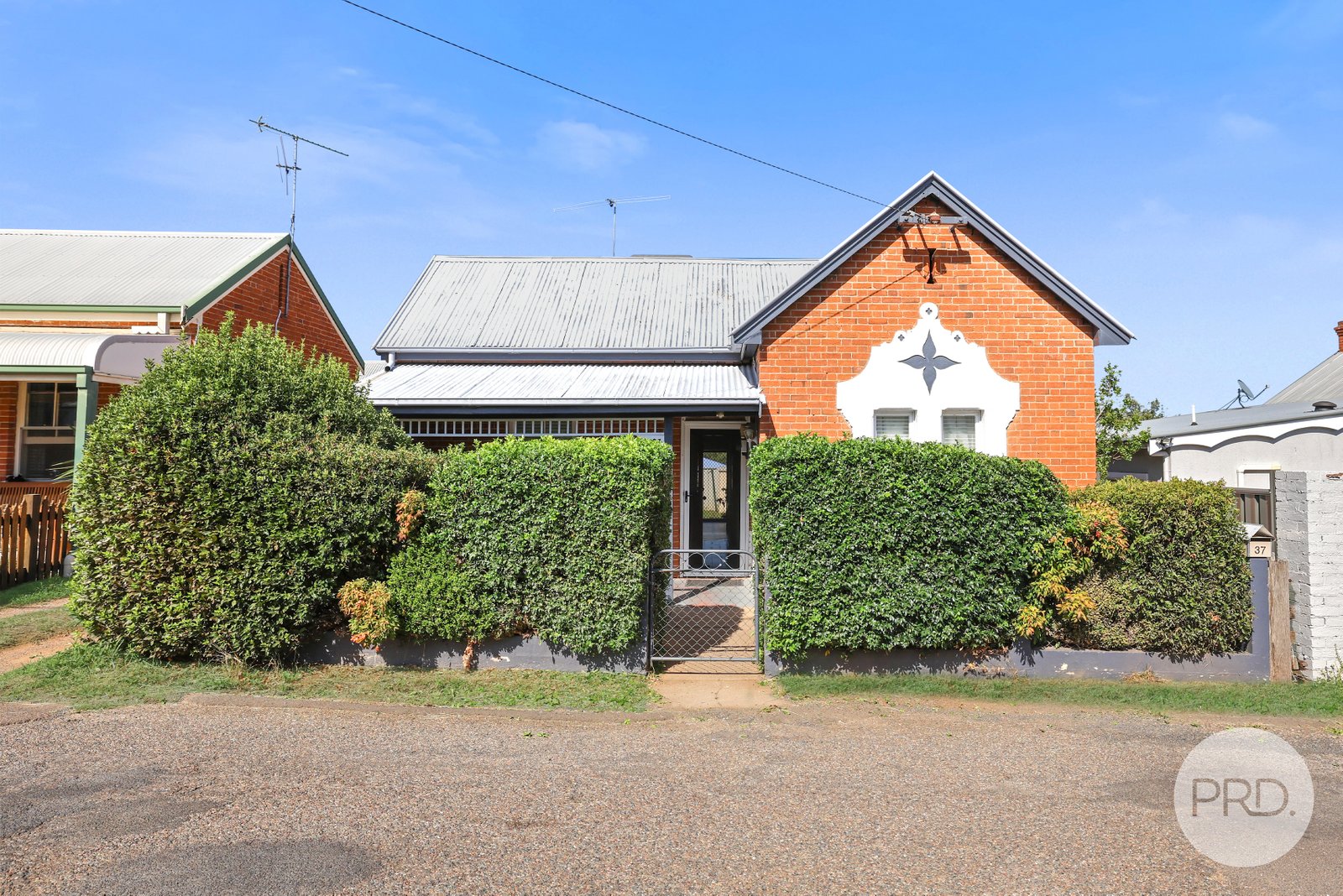 37 Griffin Avenue TAMWORTH 1