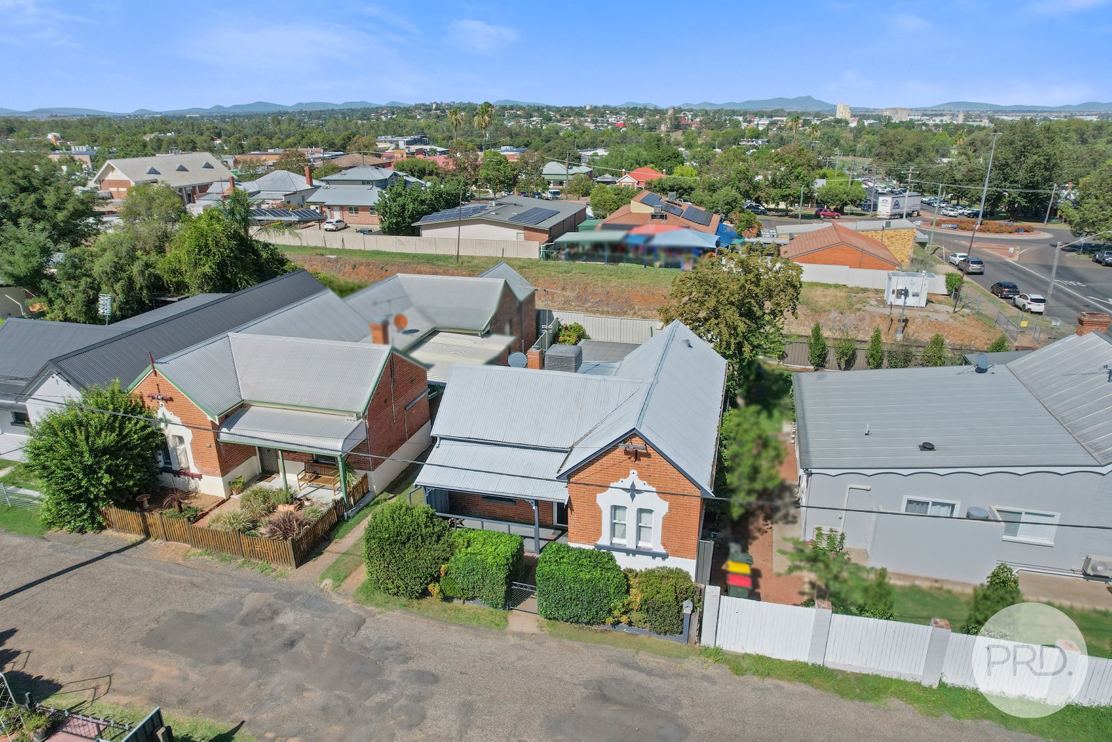 37 Griffin Avenue TAMWORTH 2