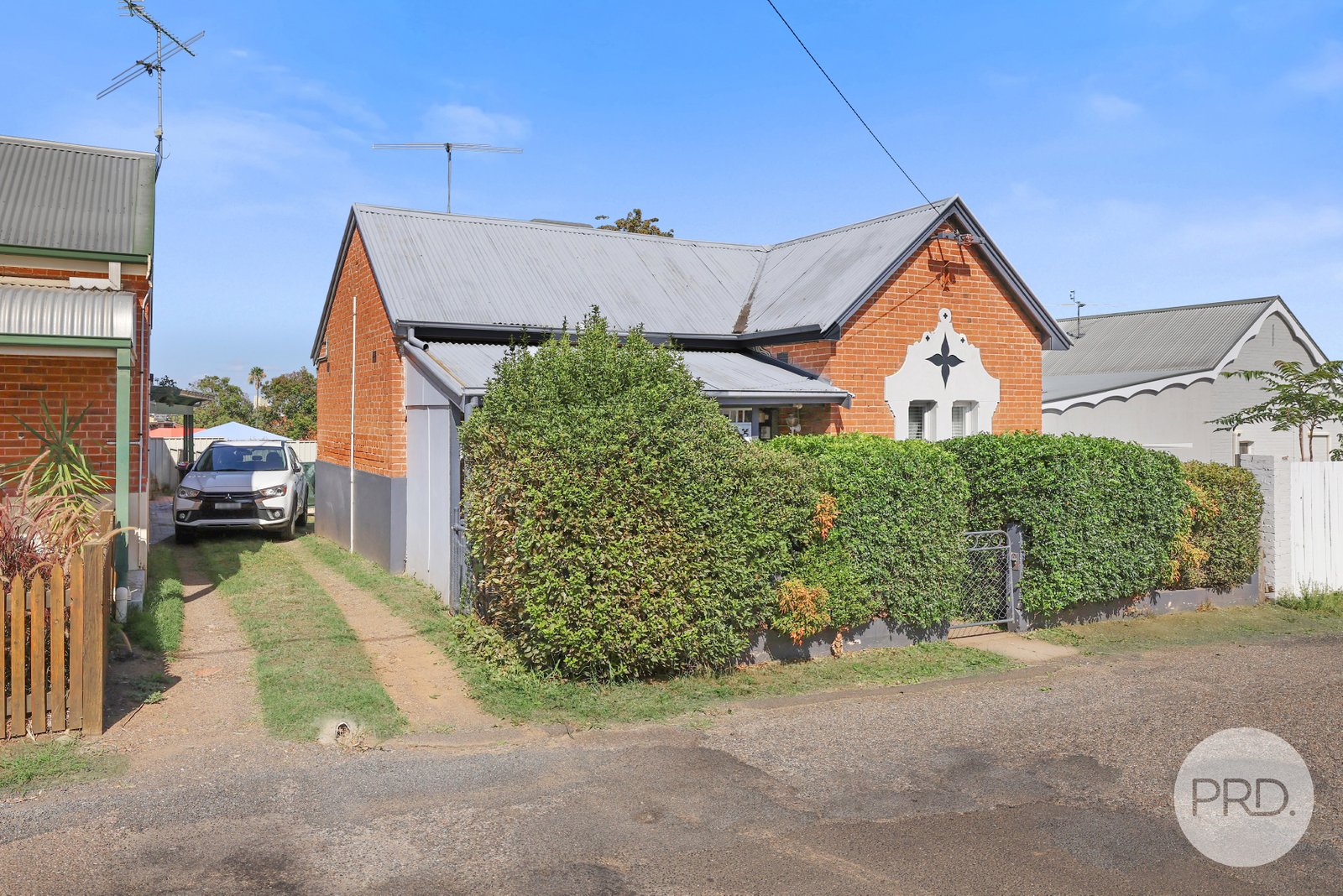 37 Griffin Avenue TAMWORTH 3