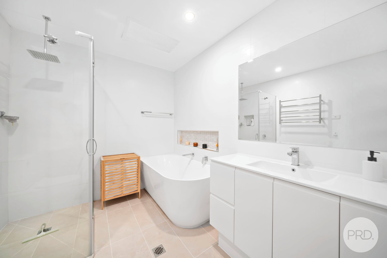 3/7 Helm Close SALAMANDER BAY 11