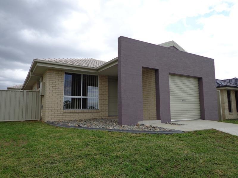 37 Higgins Lane TAMWORTH 1