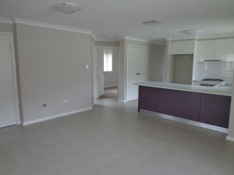 37 Higgins Lane TAMWORTH 5