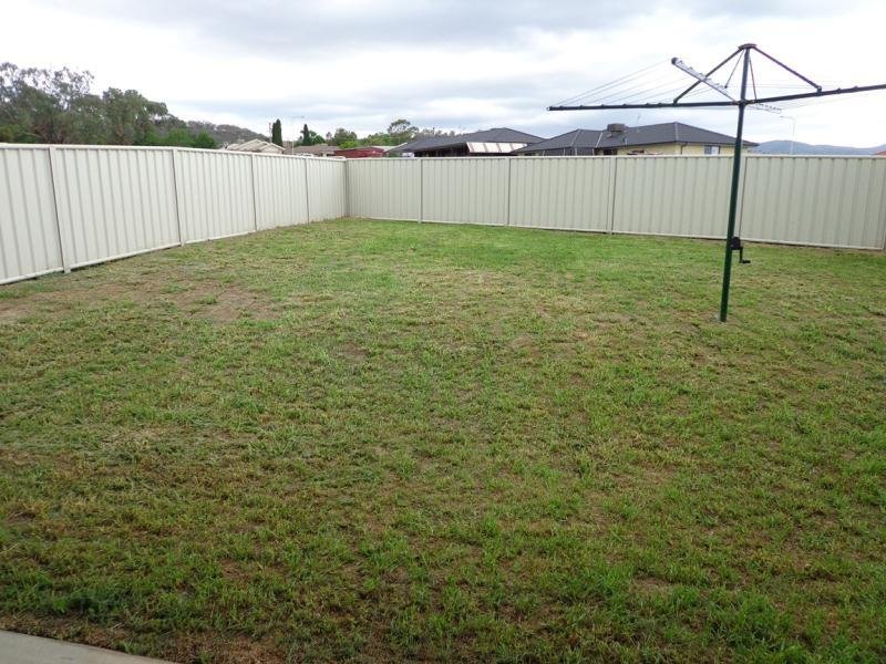 37 Higgins Lane TAMWORTH 9