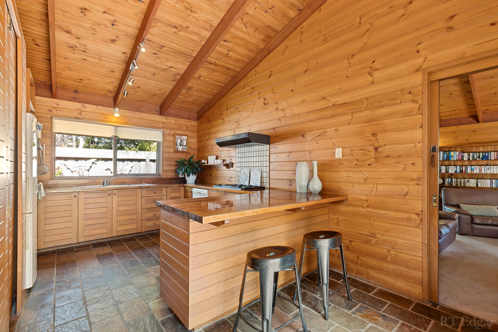 Real Estate and Property in 37 Hollywood Boulevard, Point Lonsdale, VIC