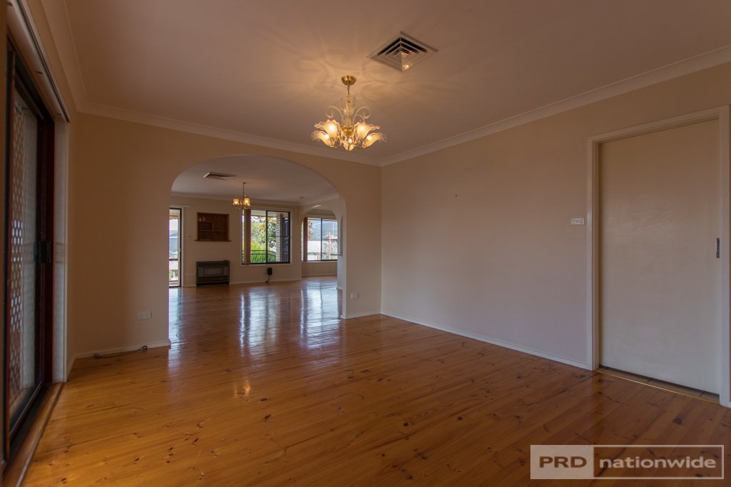 37 Howick Street TUMUT 4