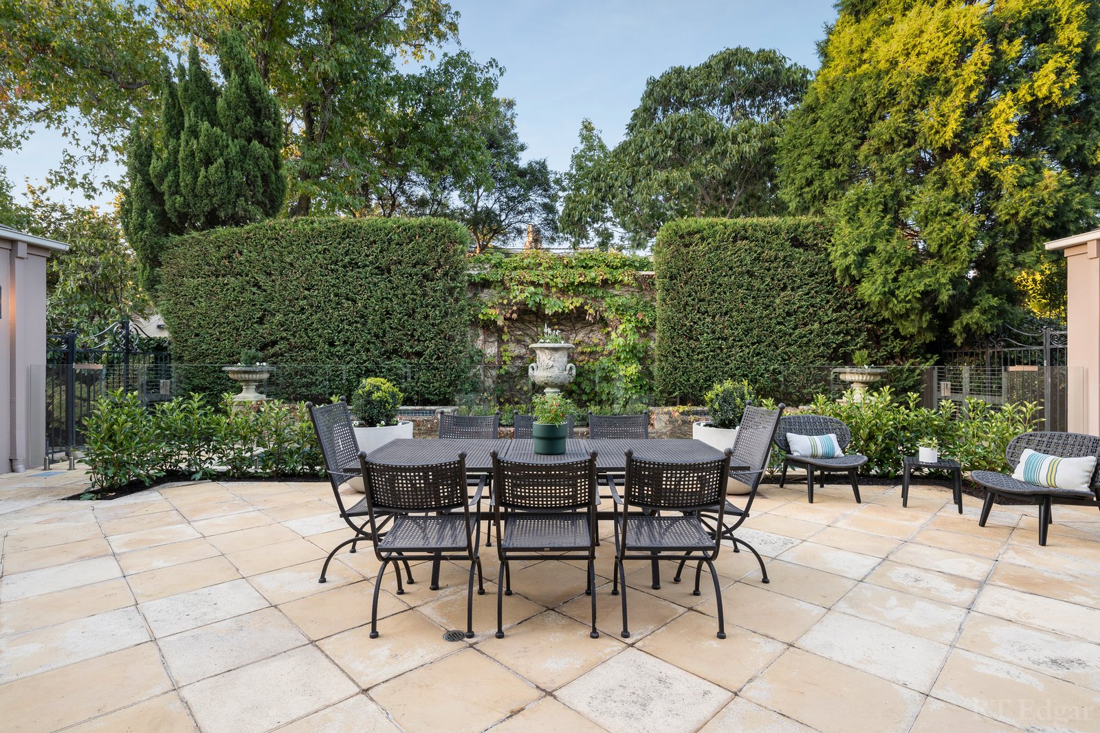 Real Estate and Property in 37 Irving Road, Toorak, VIC