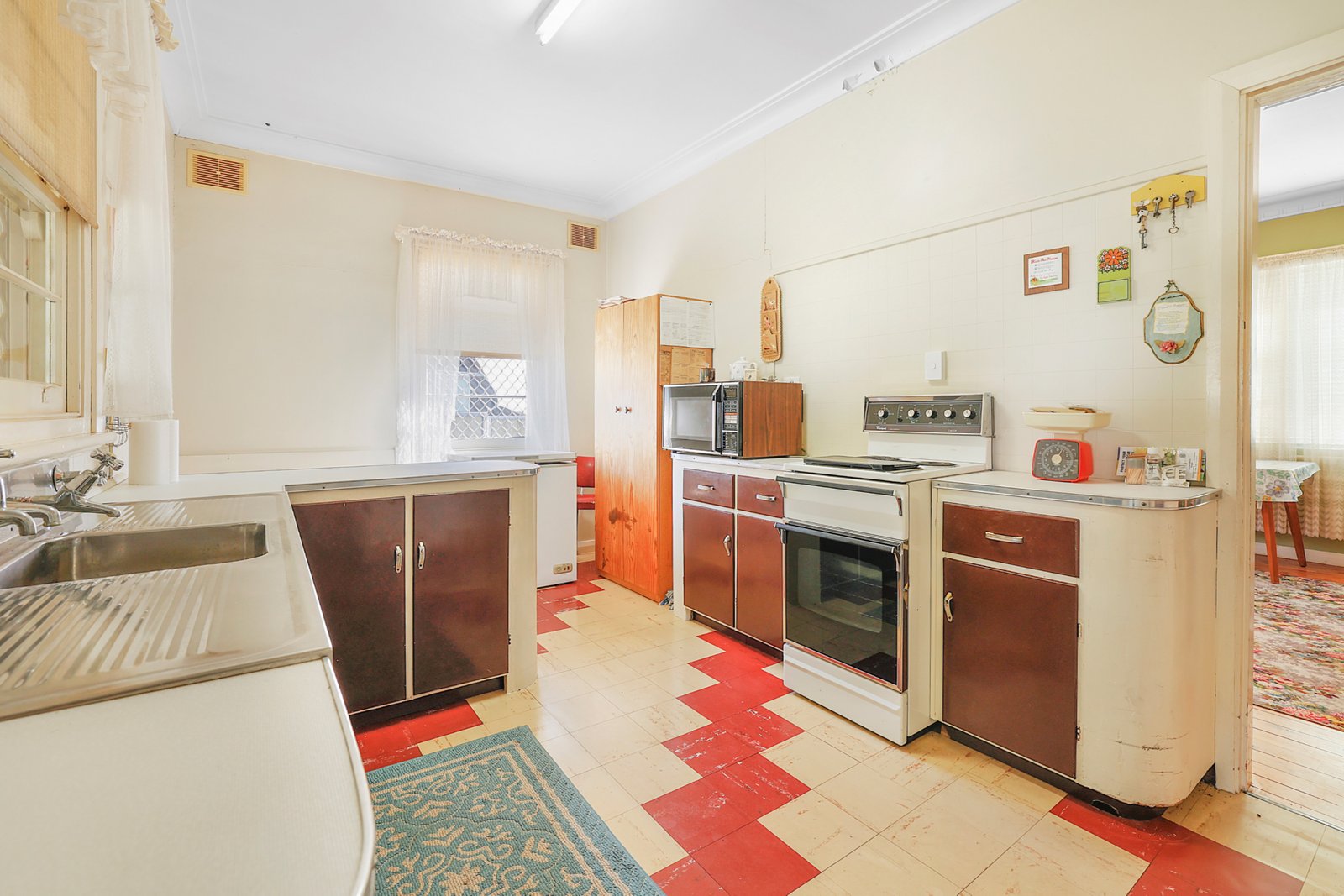 37 Jean Street TAMWORTH 12
