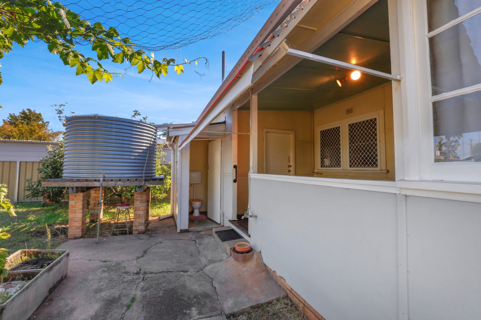 37 Jean Street TAMWORTH 14