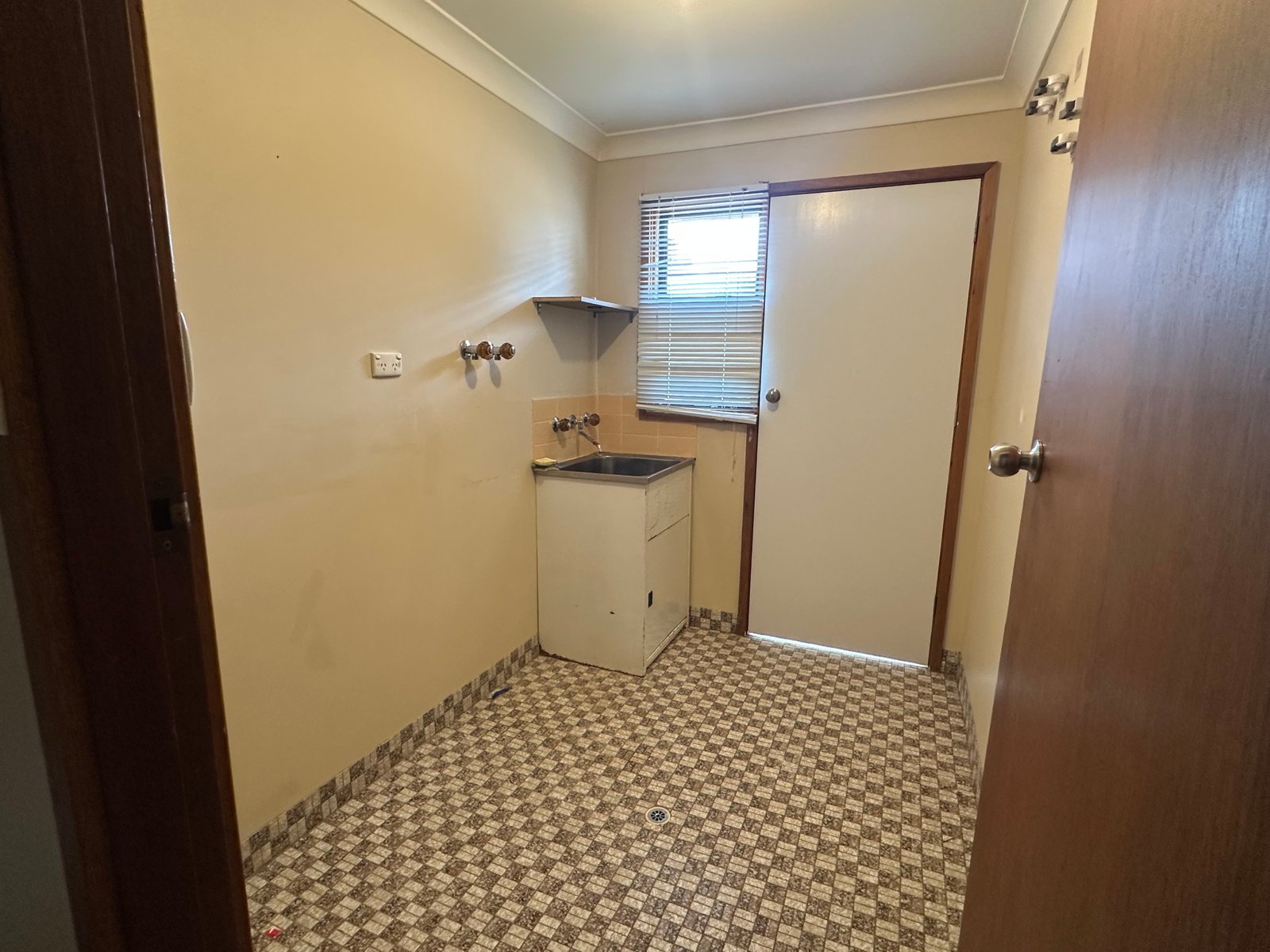 37 John Street SOUTH TAMWORTH 6