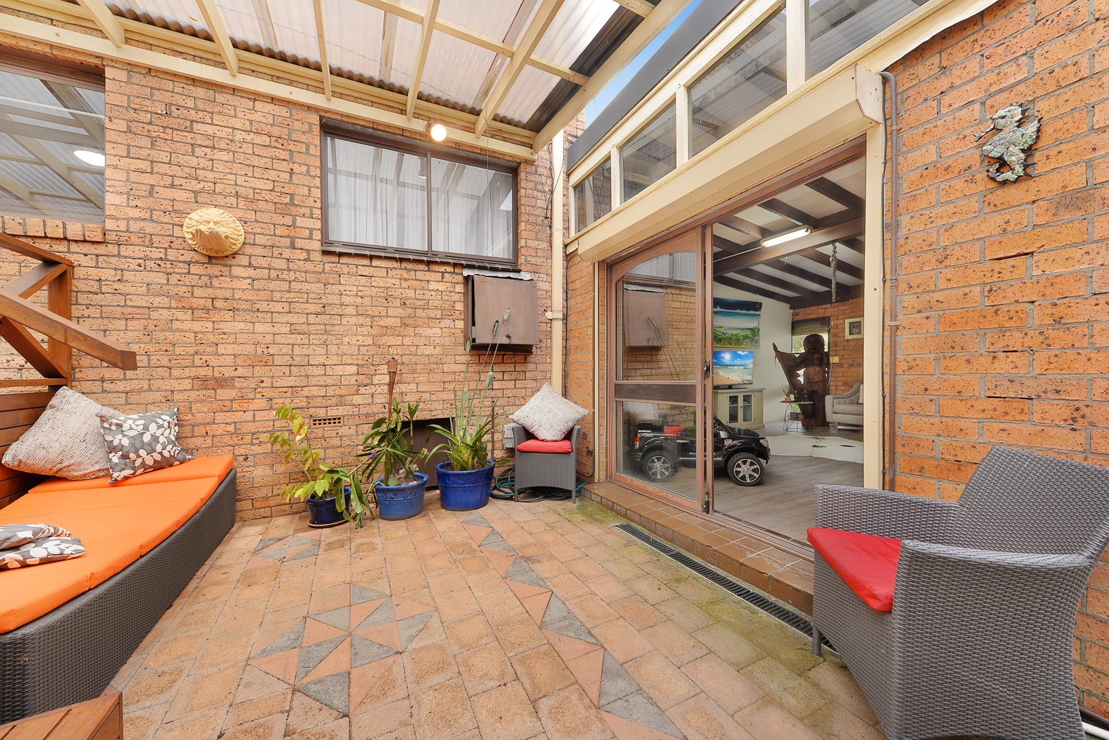 37 Knowles Ave  MATRAVILLE 19