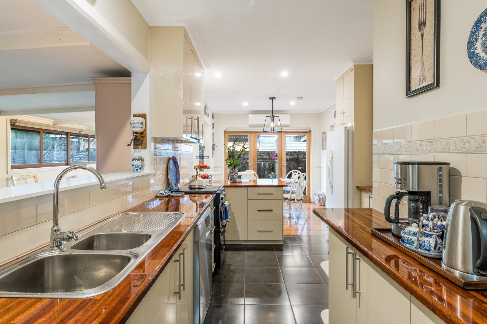 Gallery: 37 Laguna Place