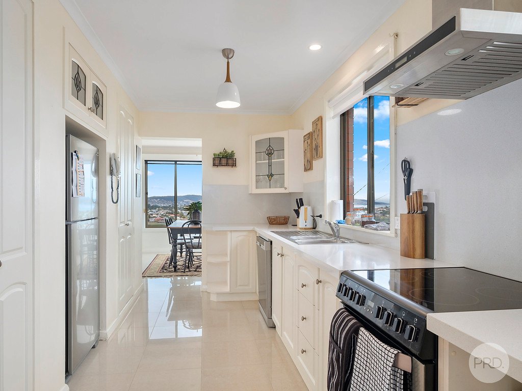 37 Leura Street ROSNY 6