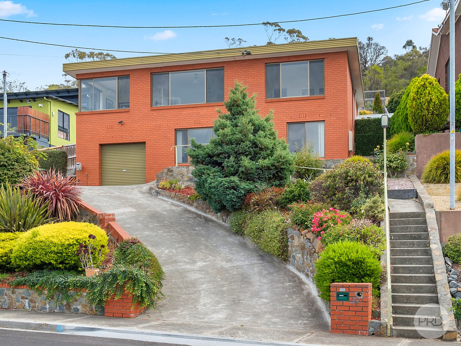 37 Leura Street ROSNY 1