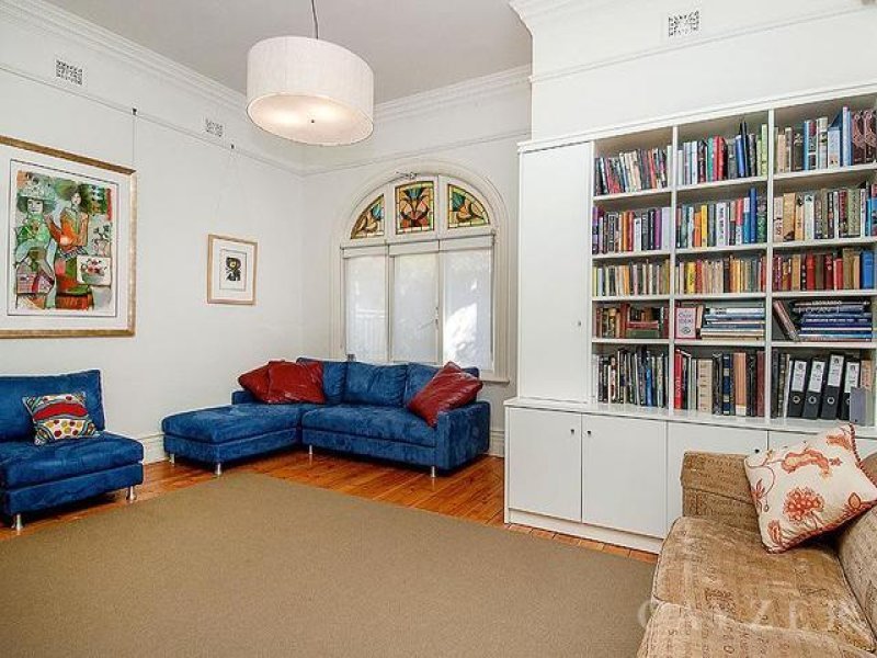 Gallery: 37 Loch Street