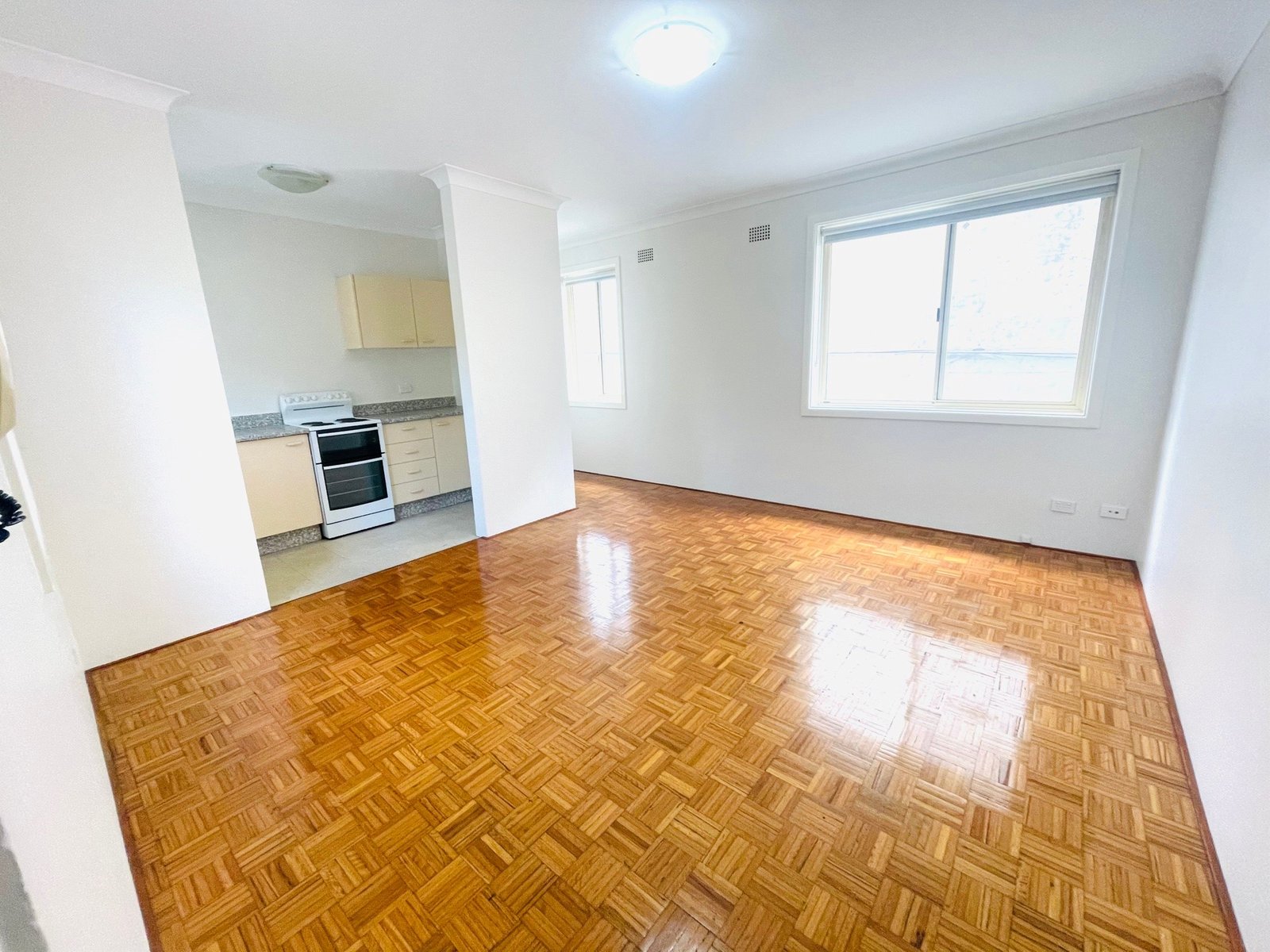 3/7 London Street ENMORE 1