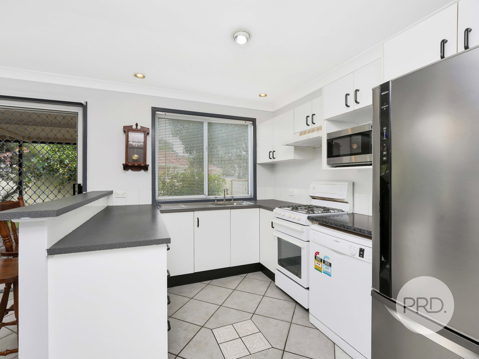 37 Mackillop Cres  ST HELENS PARK 5