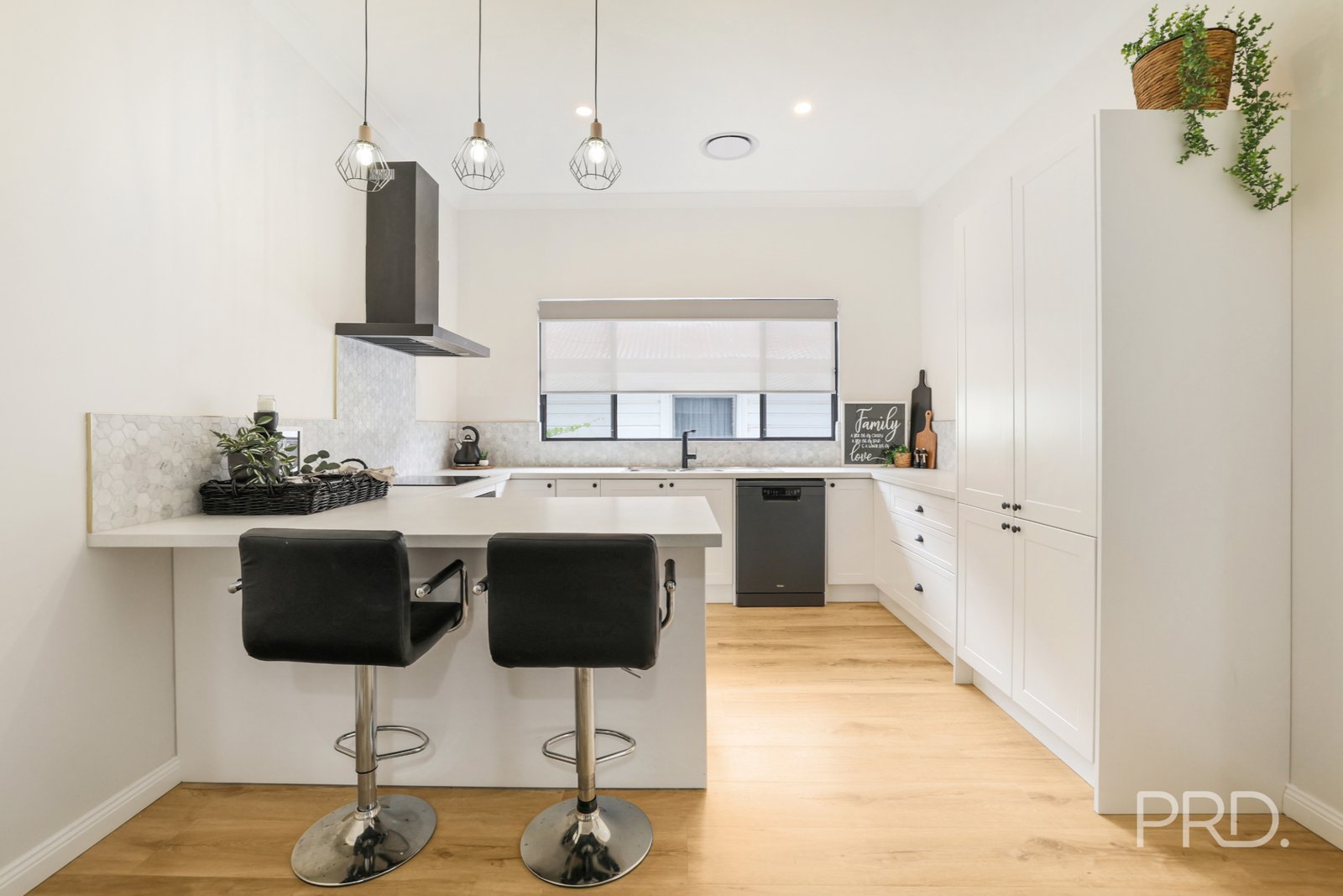 37 Mathews Street TAMWORTH 21