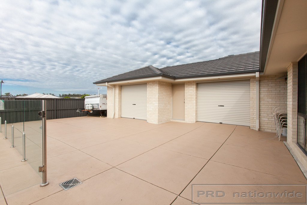 37 Mistfly Street CHISHOLM 9