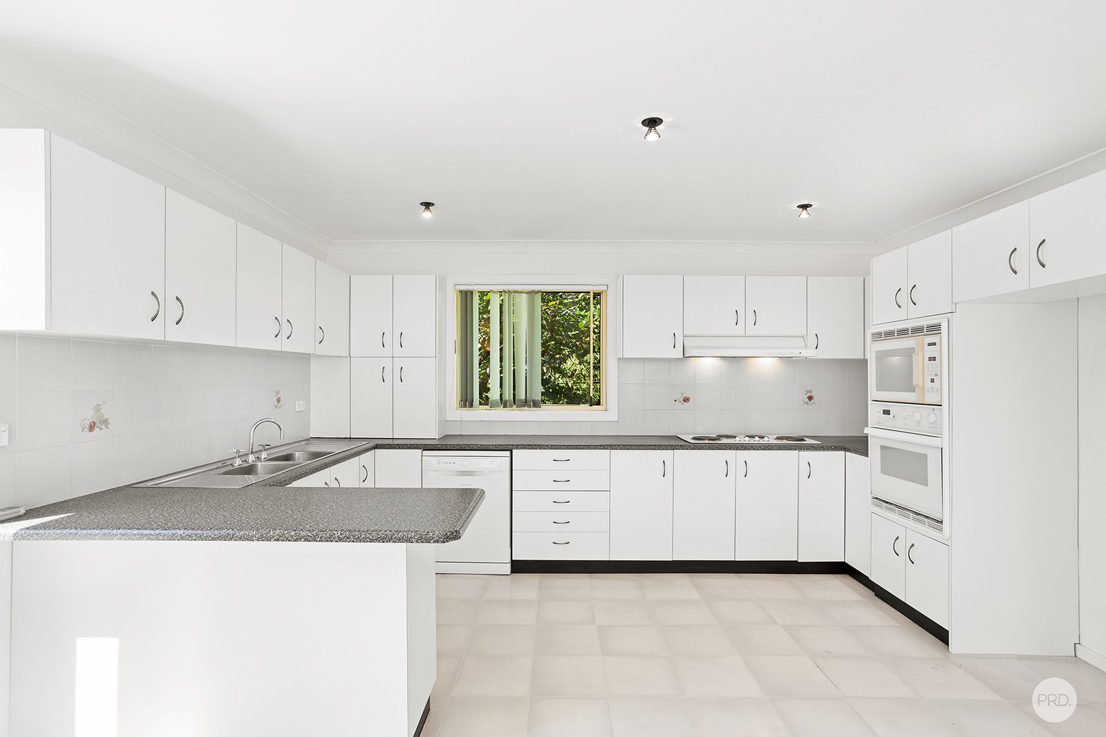 37 Mulubinda Parade CORLETTE 13