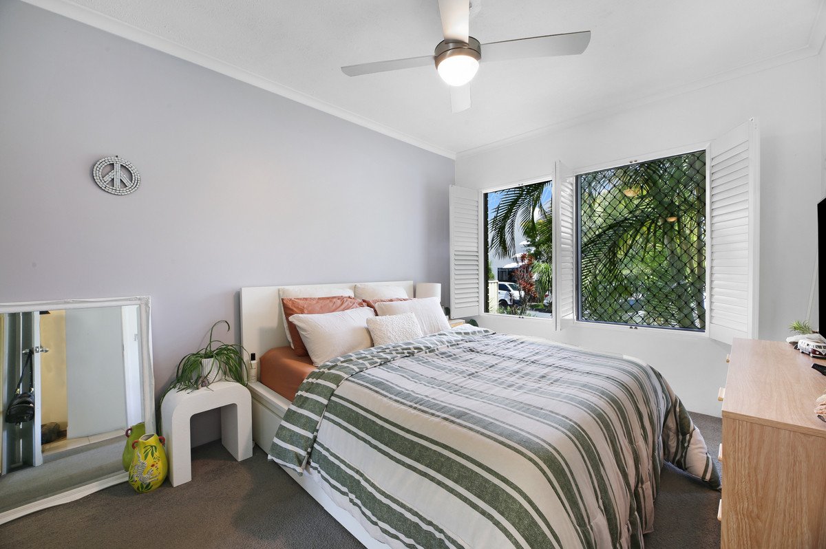 3/7 Nalla Court Palm Beach 4
