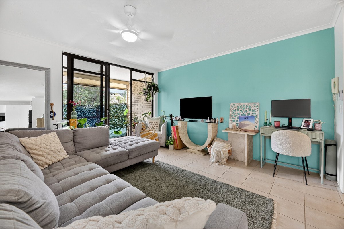 3/7 Nalla Court Palm Beach 7