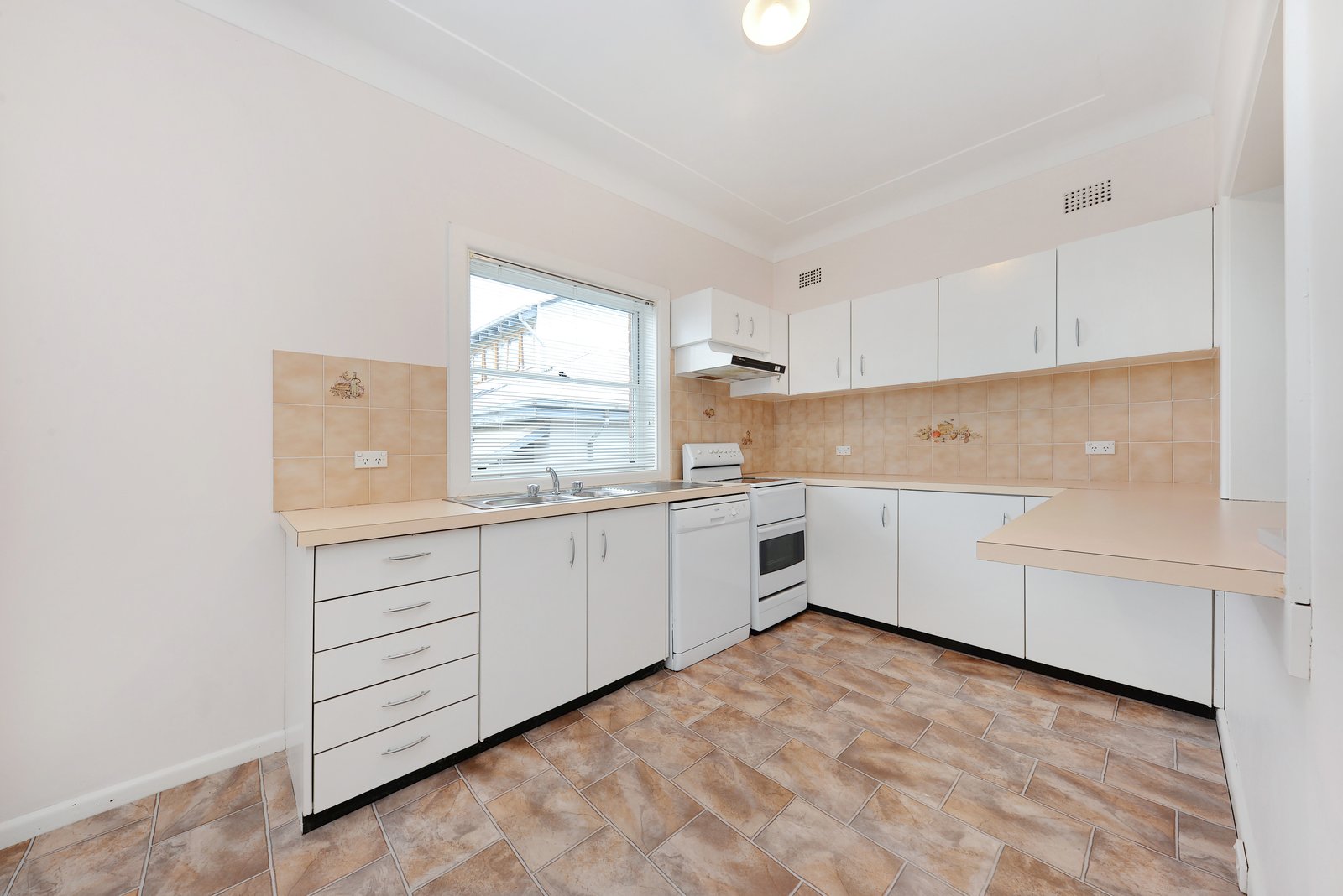 37 Napier Street MALABAR 5