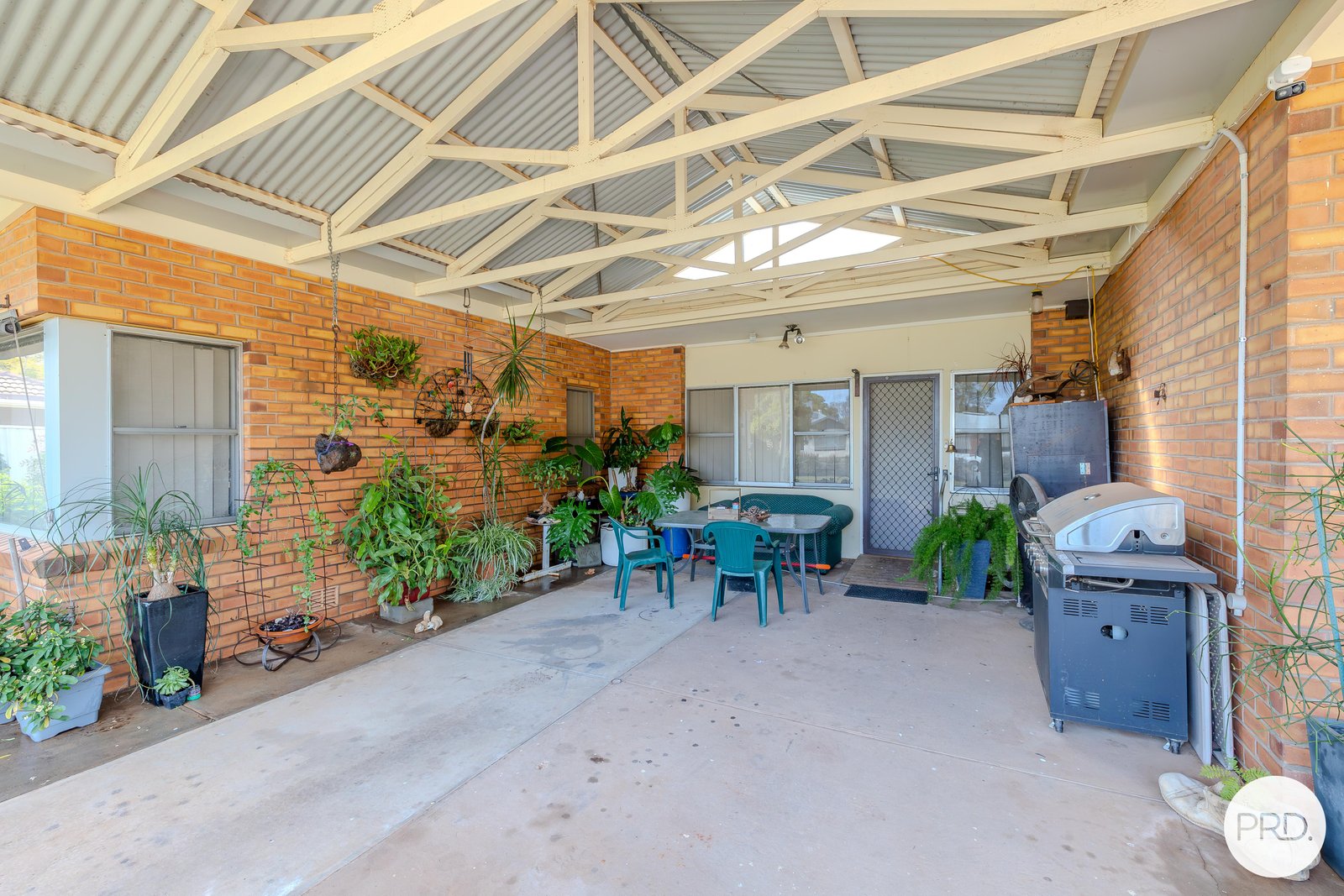 37 Neilpo Street DARETON 3