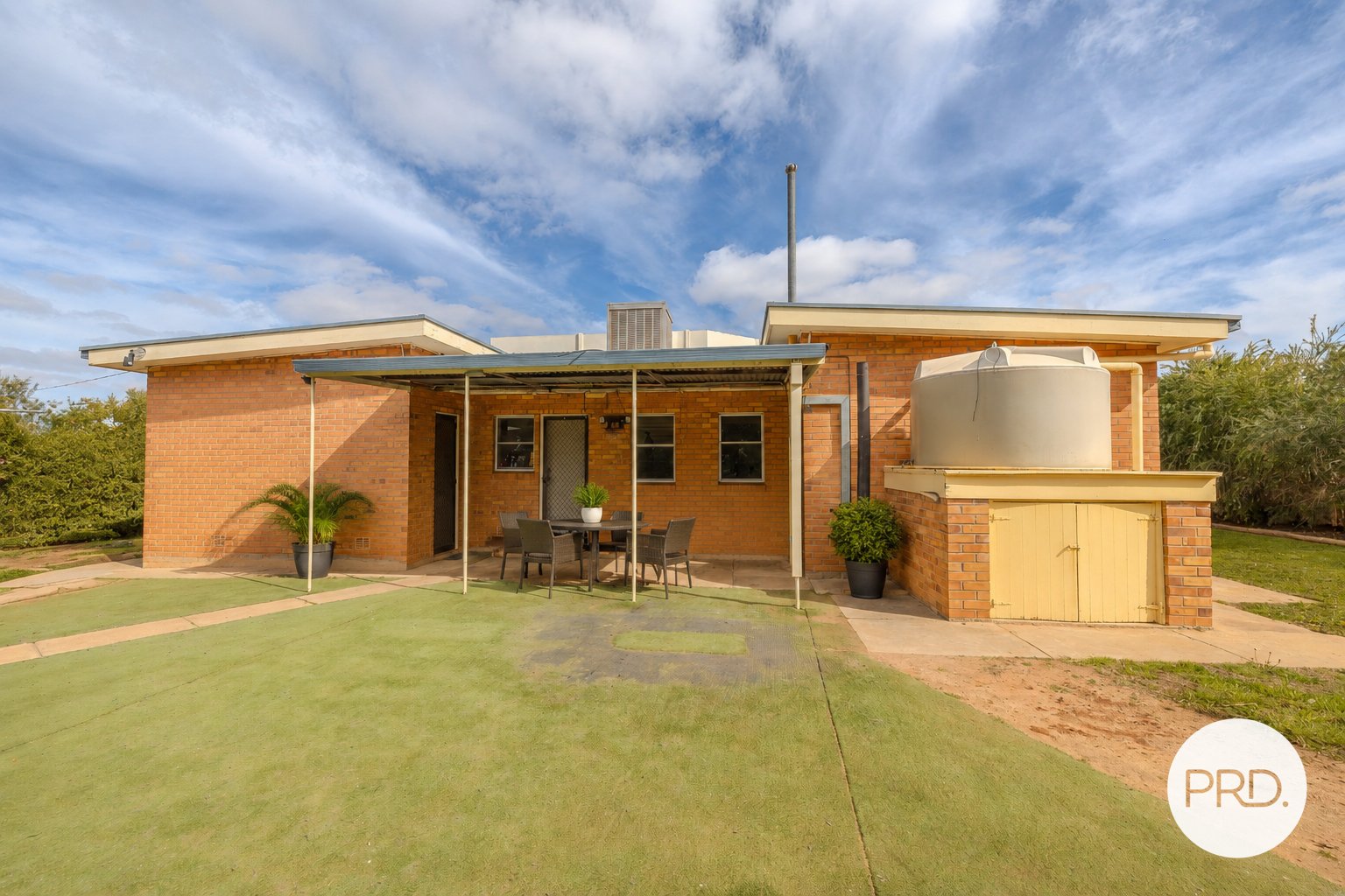 37 Neilpo Street DARETON 15