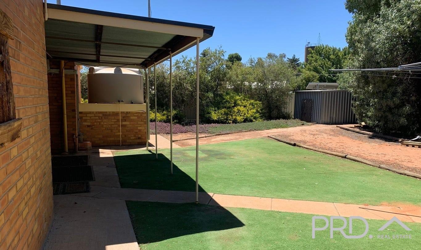 37 Neilpo Street DARETON 6