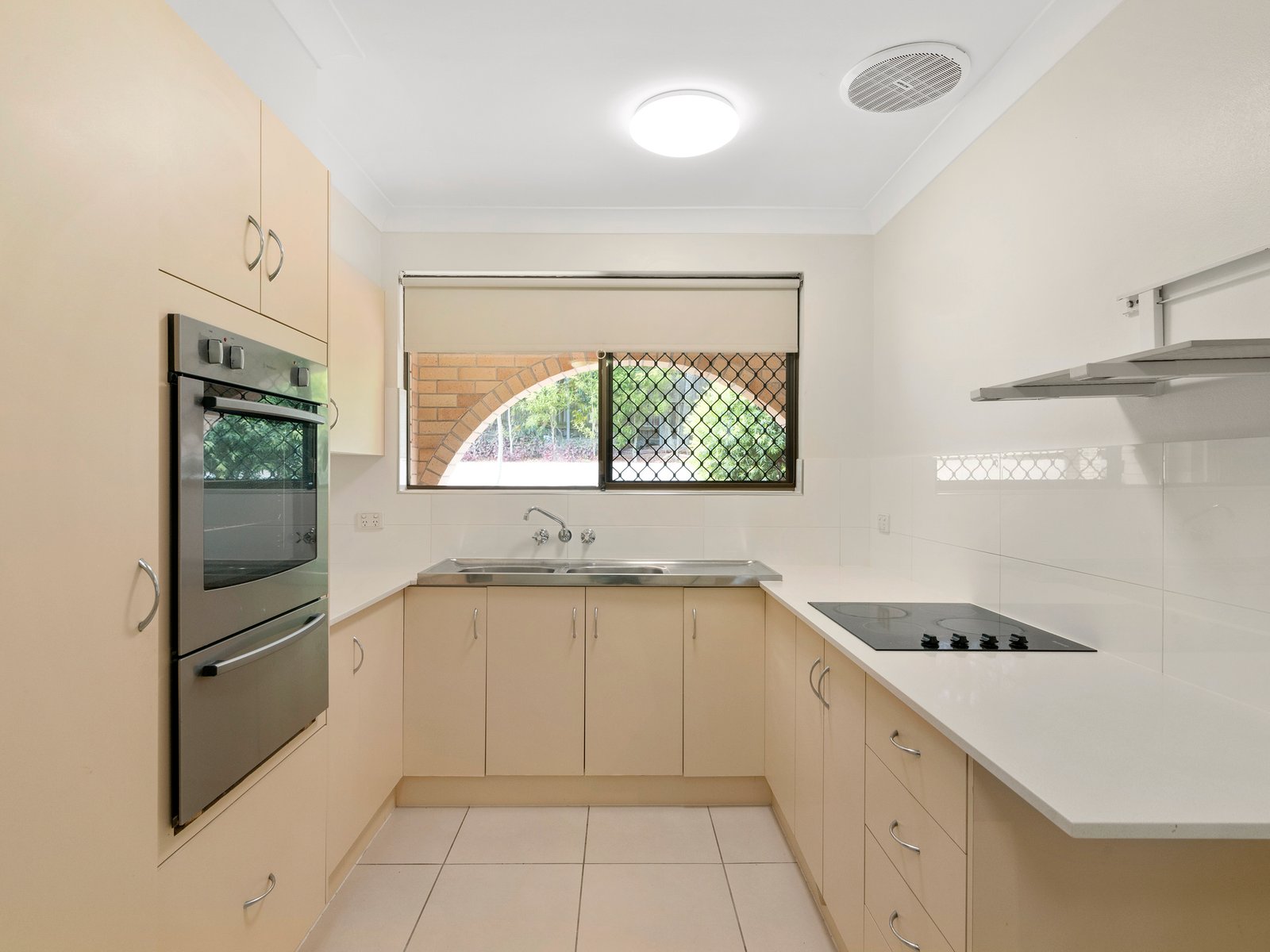 3/7 Nineteenth Avenue PALM BEACH 2