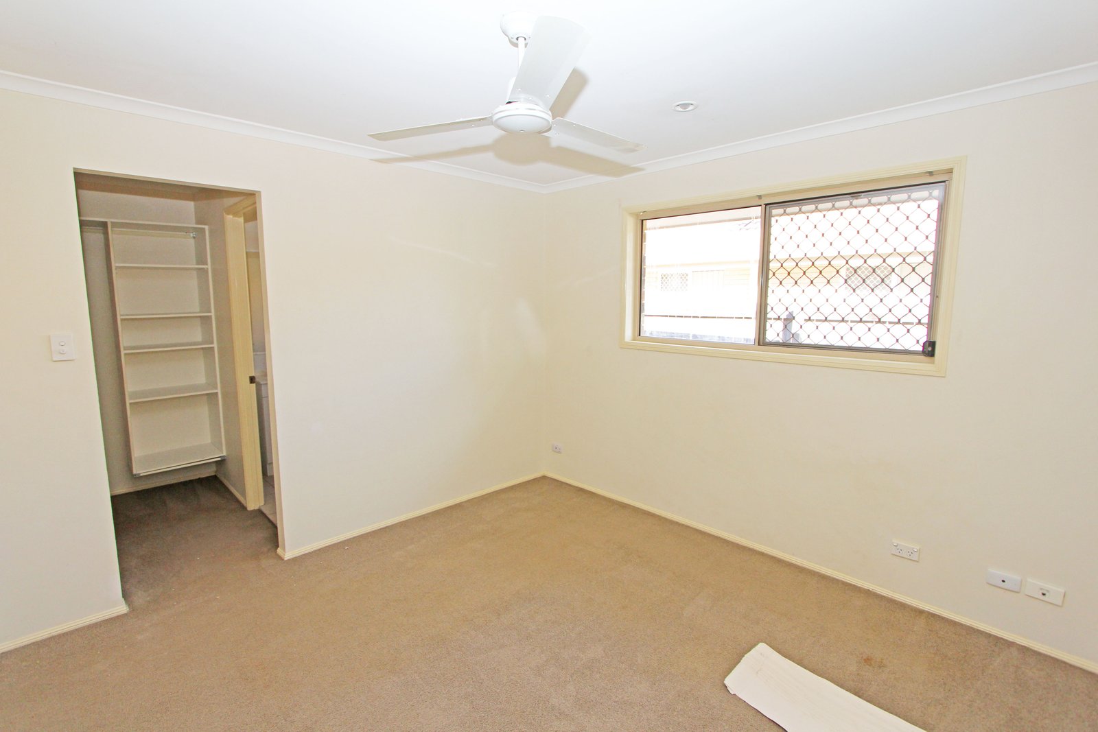 37 Oakdale Avenue NERANG 8